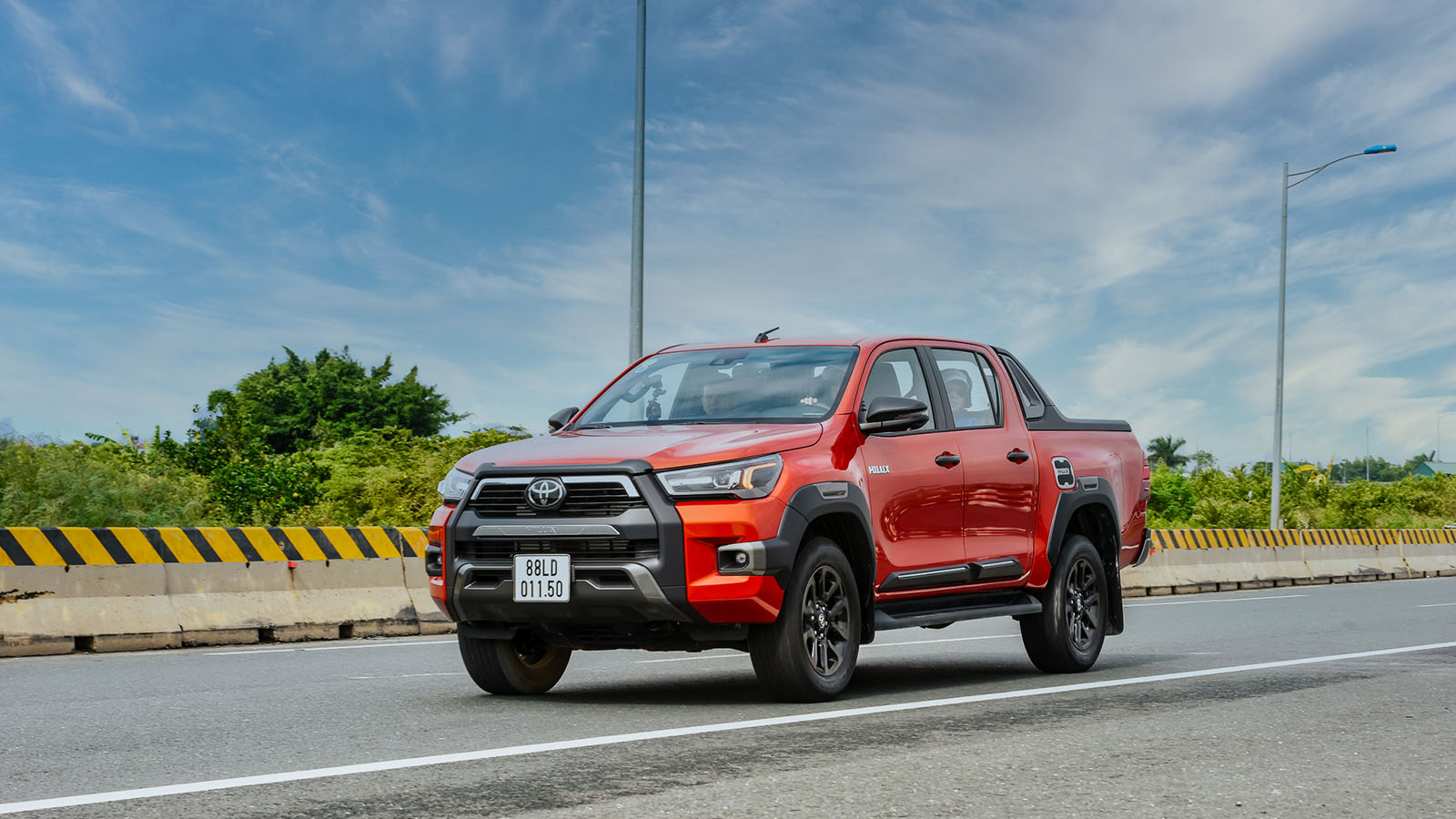Xe Toyota Hilux