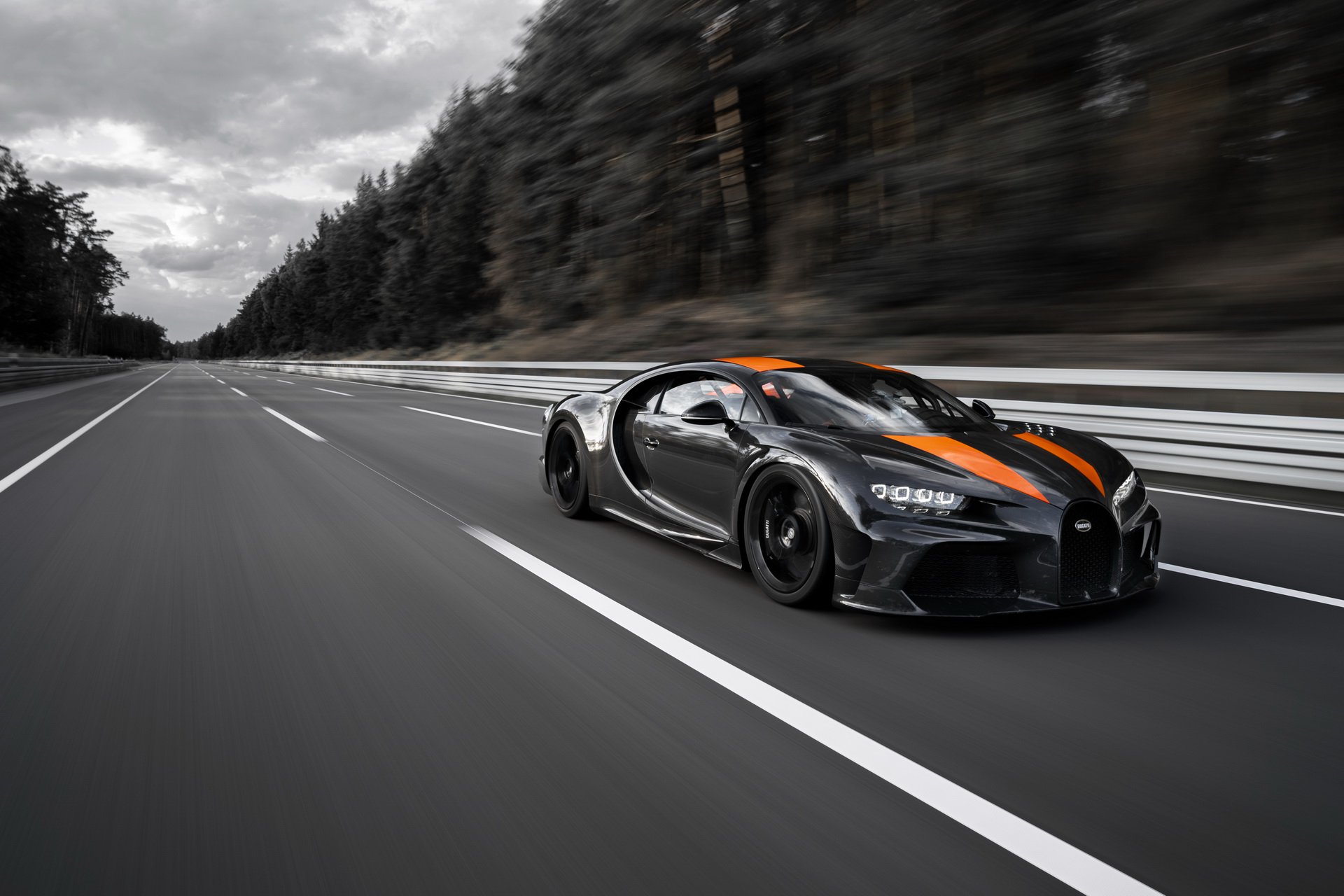Bugatti giới thiệu mẫu xe mới với tạo hình đèn pha hình chữ X khác biệt hoàn toàn