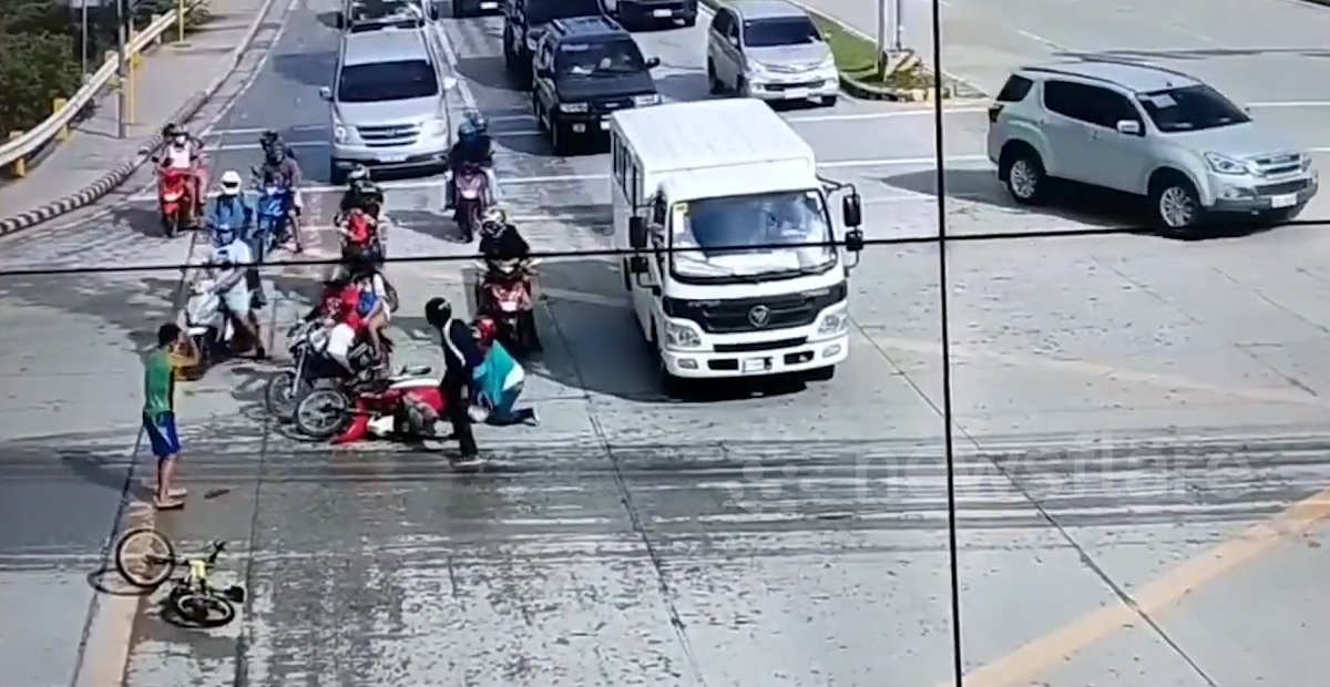 Hiện trường vụ tai nạn do xe đạp vượt đèn đỏ