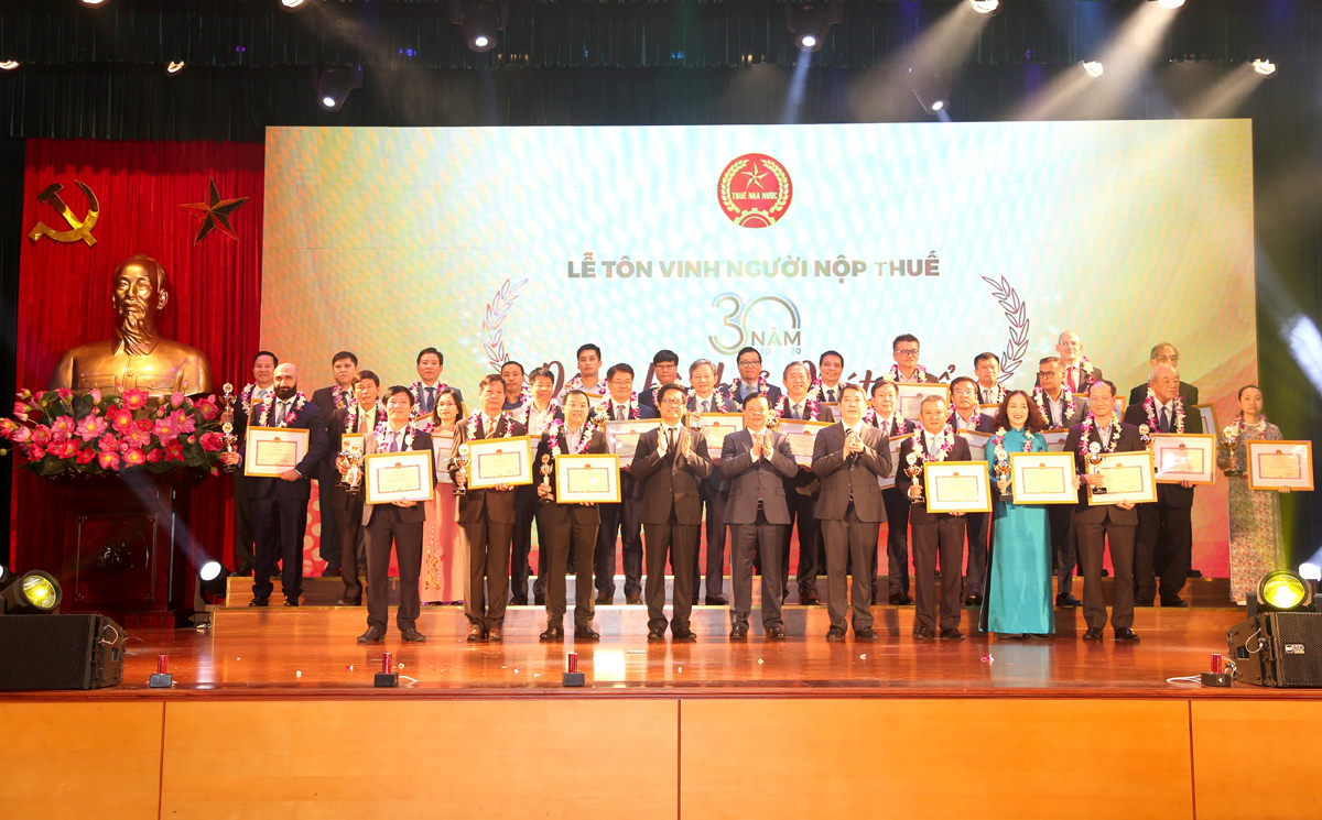 Các doanh nghiệp được vinh danh tại Lễ tôn vinh Người nộp thuế năm 2020