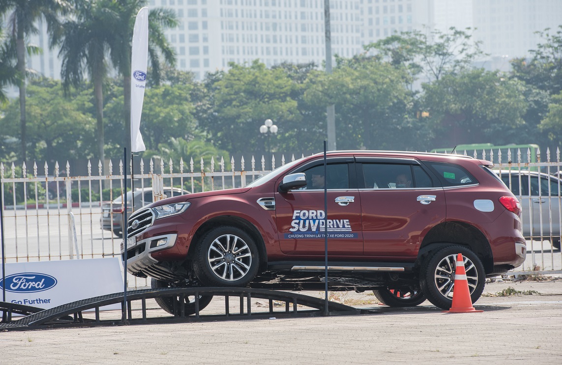 Thử xe Ford Everest