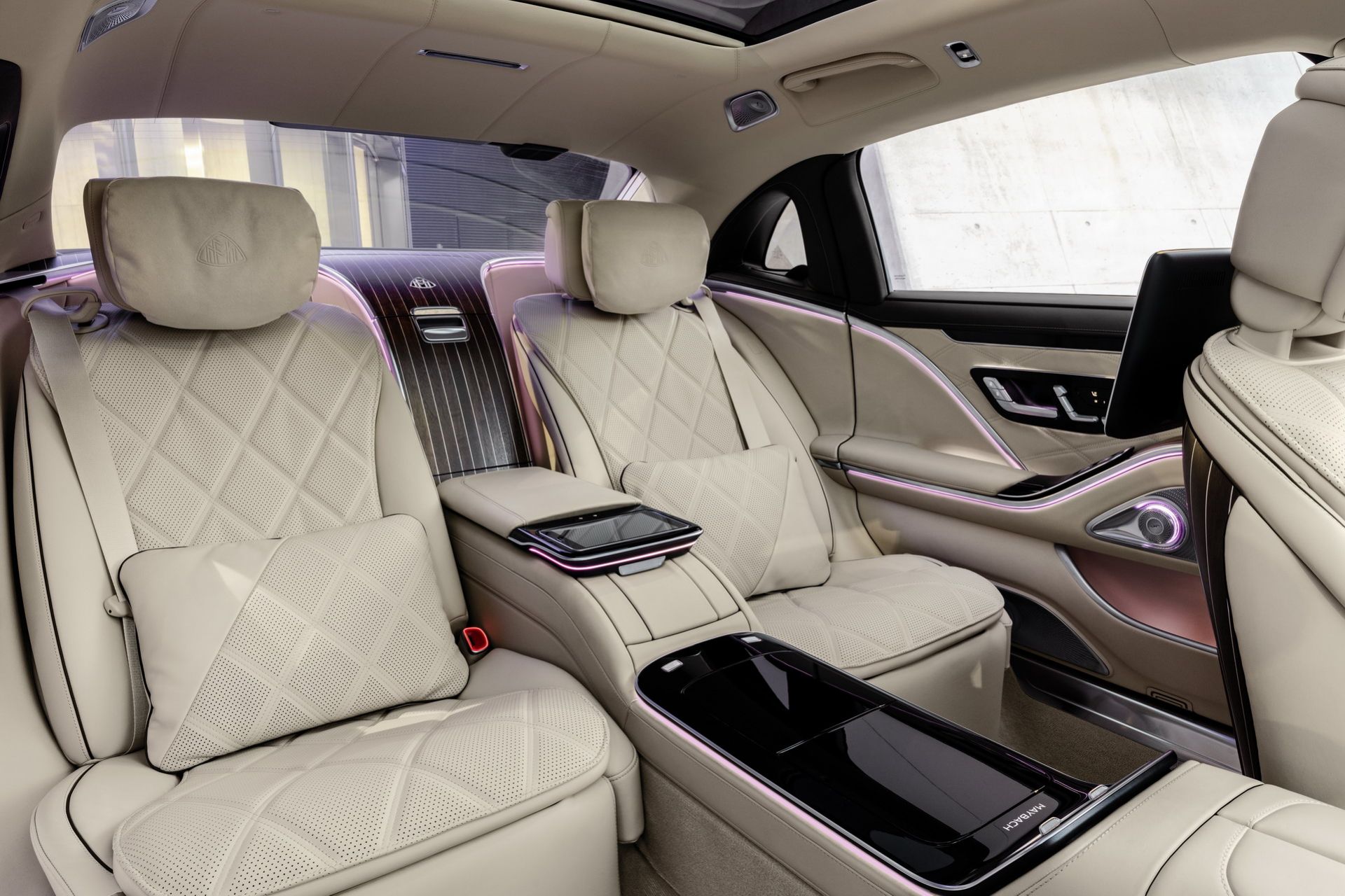 Hàng ghế sau xe Mercedes-Benz Maybach S-Class 2021