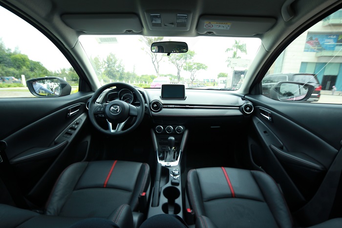 Mazda2 2015 giá bao nhiêu?