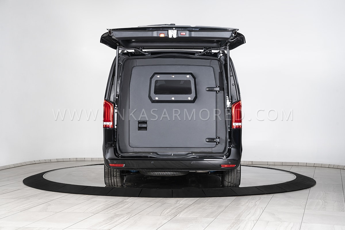 Đuôi xe Mercedes-Benz V-Class 2021 Inkas