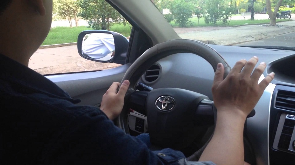 lái xe để hành khách không bị say
