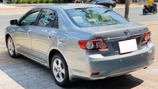 Toyota Corolla Altis đời 2010 giá bao nhiều?