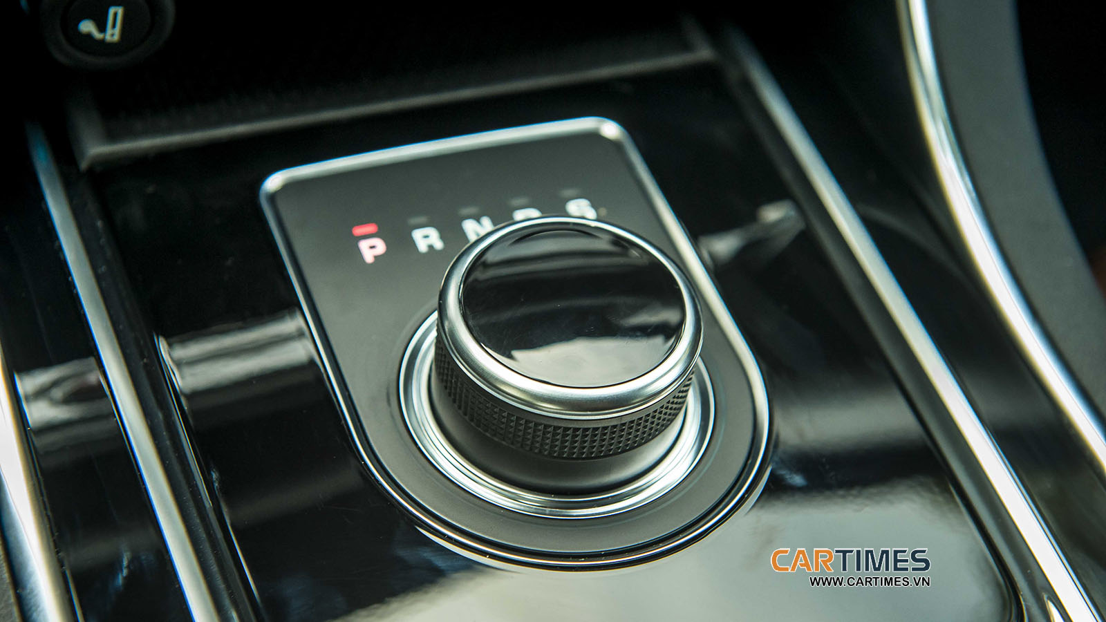 Jaguar XF R-Sport có 4 chế độ lái