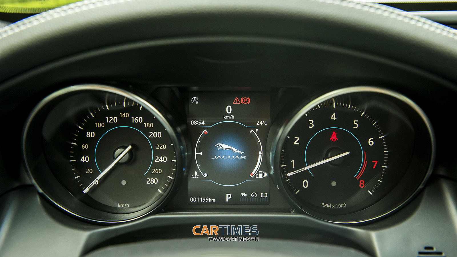 Màn hình trung tâm xe Jaguar XF