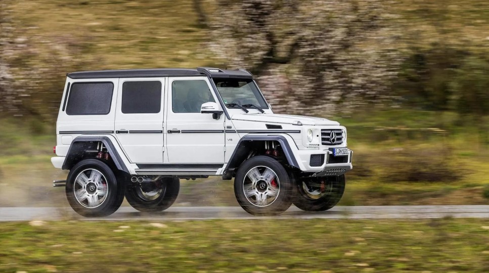 Xem các mẫu xe SUV xuất xứ châu Âu, Nhật Bản và Nga thi leo đồi tuyết