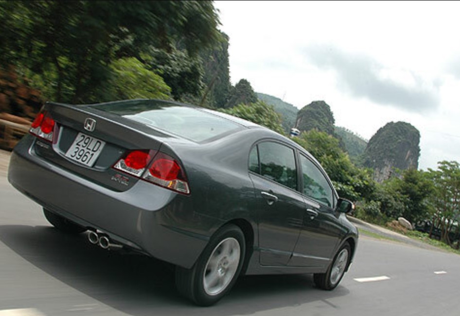 Honda Civic 2010 giá bao nhiêu?