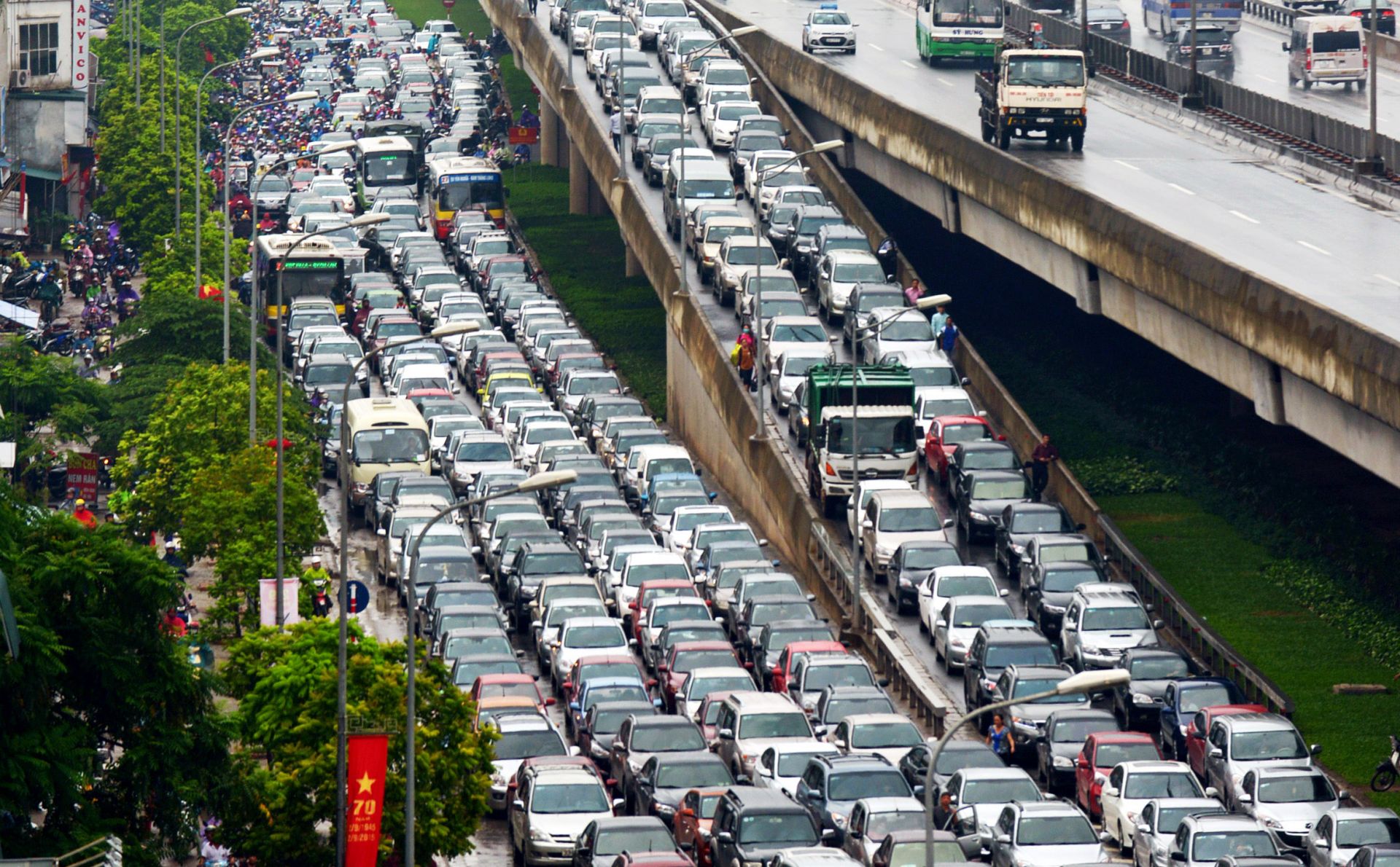 Phí đường bộ ô tô