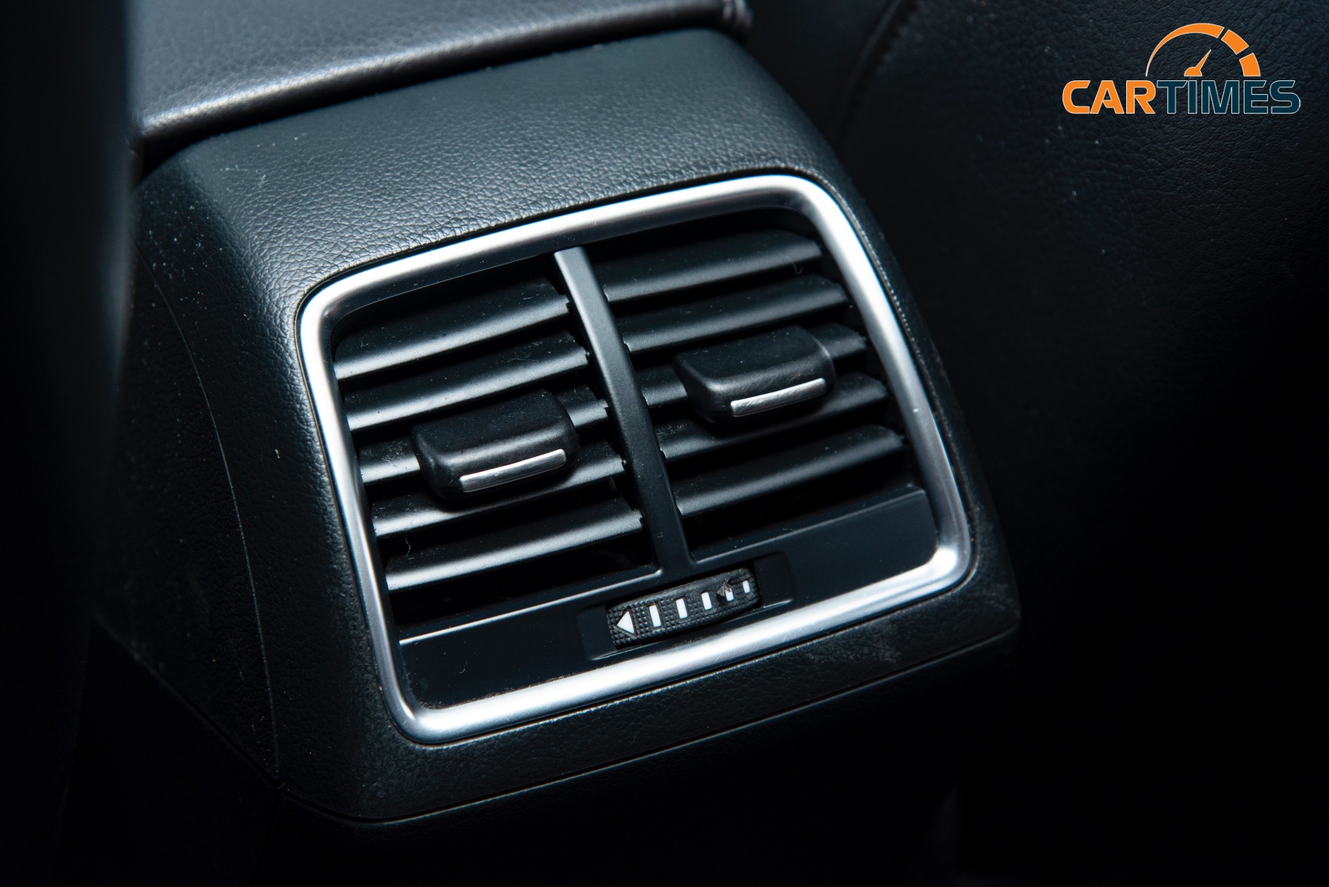 Audi Q3 2015 trang bị cửa gió ở hàng ghế sau