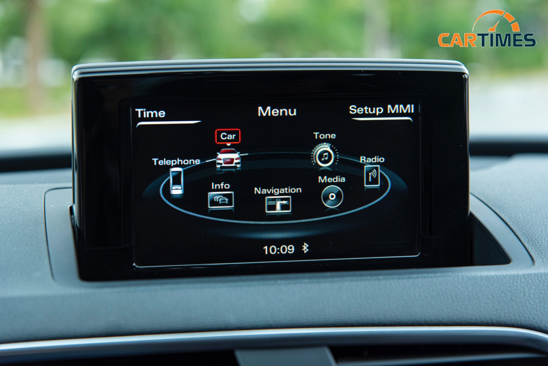 Màn hình giải trí của xe Audi Q3 2015