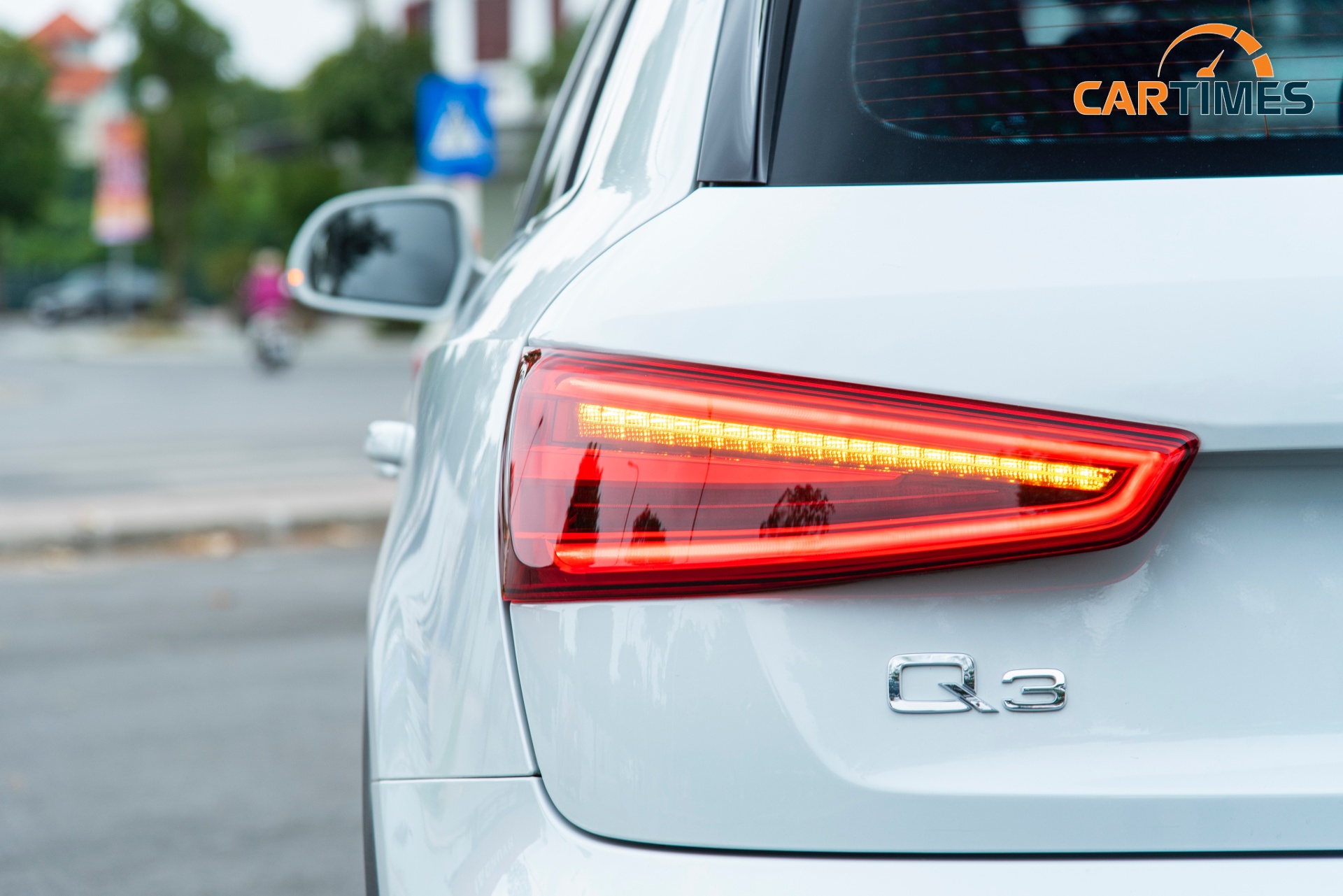Đèn hậu xe Audi Q3 2015