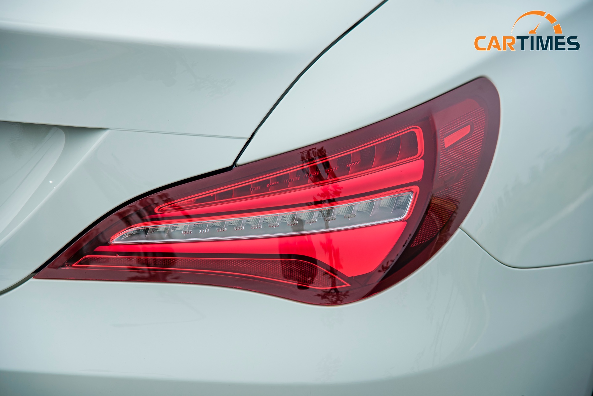 Đèn hậu Mercedes-Benz CLA 200 2017