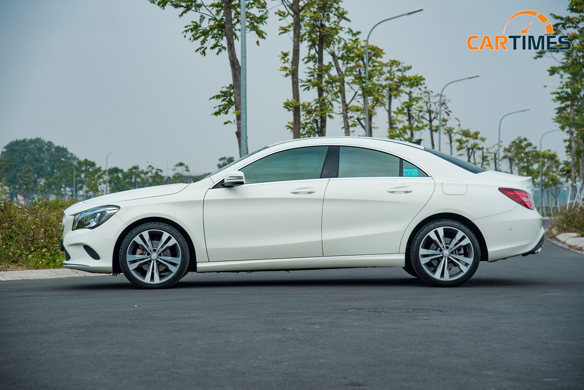 Thân xe Mercedes-Benz CLA 200 2017