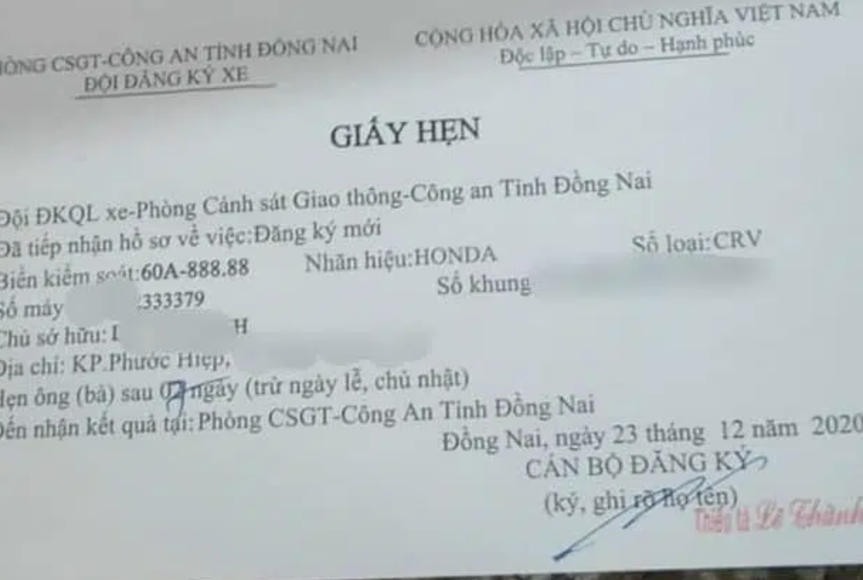 Giấy hẹn lấy biển số của chiếc xe Honda CR-V