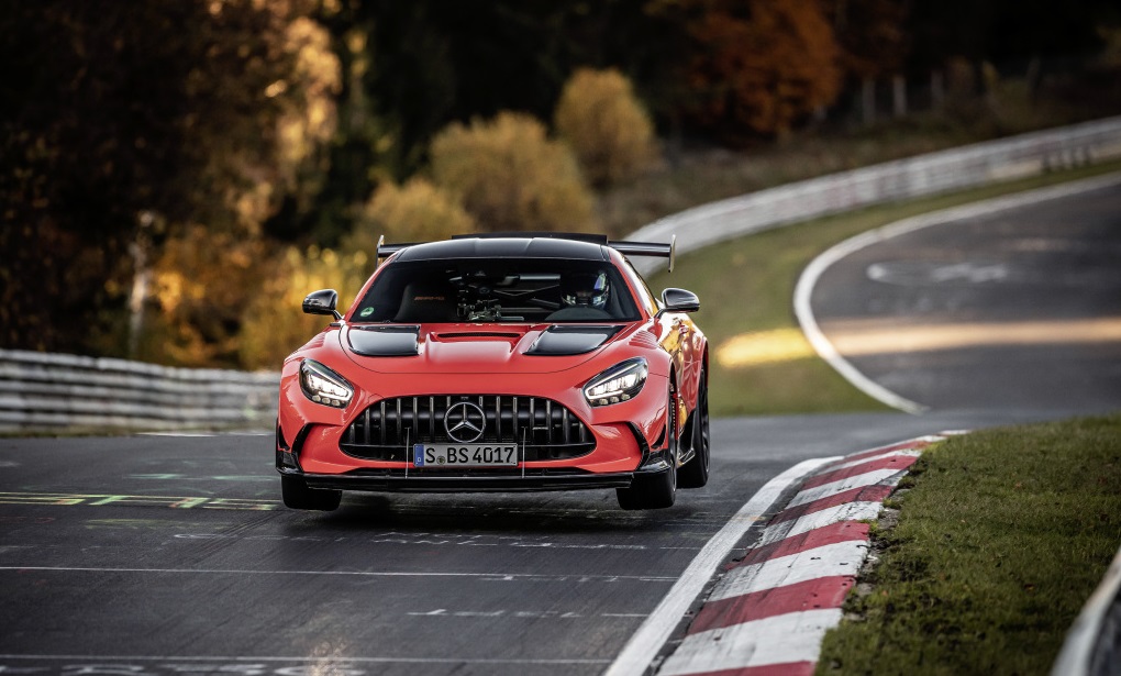 Mercedes-AMG GT Black Series lập kỷ lục 6 phút 43,616 giây một vòng đường đua Nurburgring Nordschleife