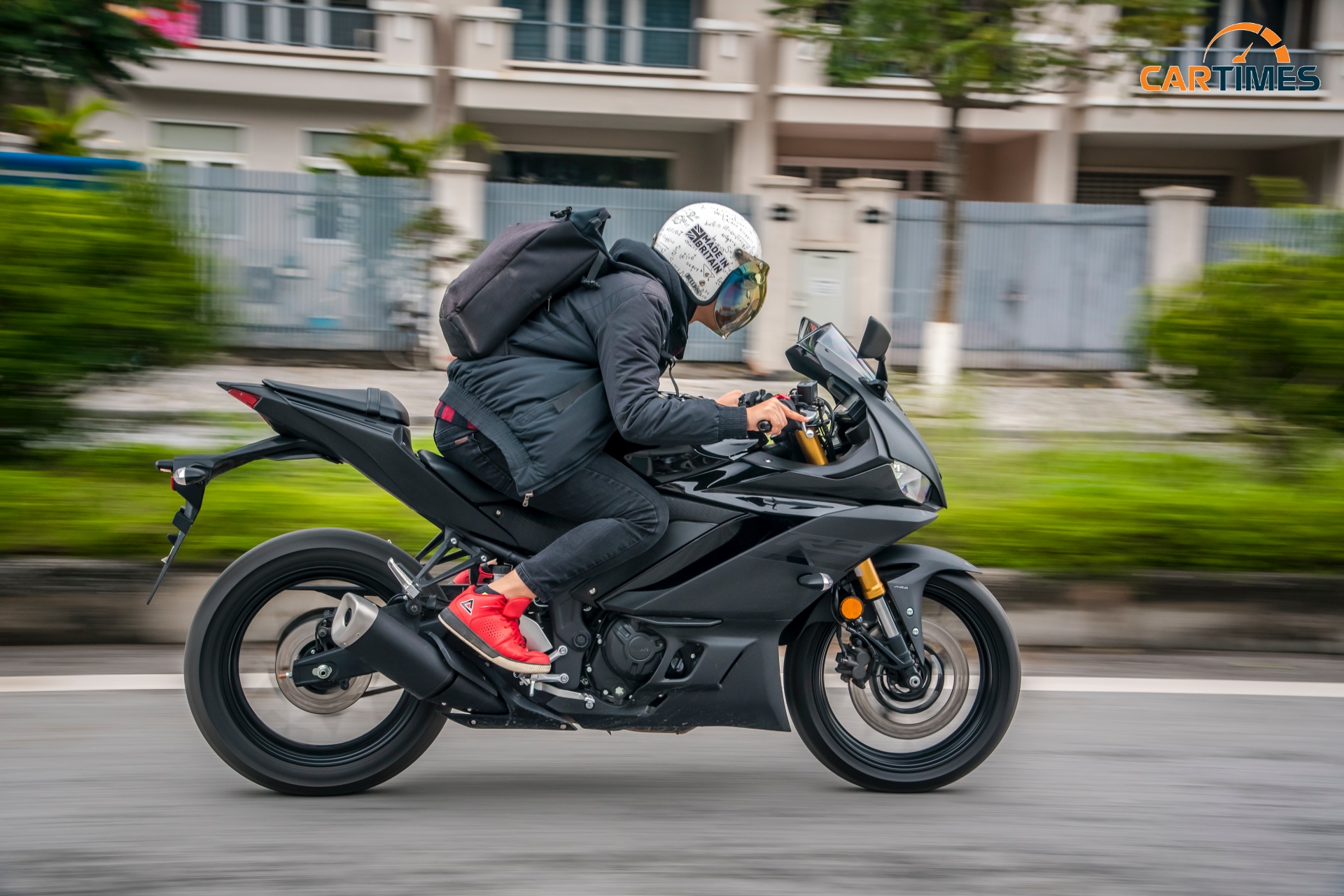 Hiện tại, Yamaha Town 68 Lê Văn Lương là đại lý đầu tiên mở bán mẫu xe R3 2020