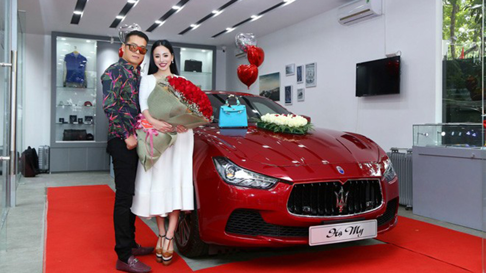 Hạ My và chiếc xế sang chồng tặng dịp Valentine