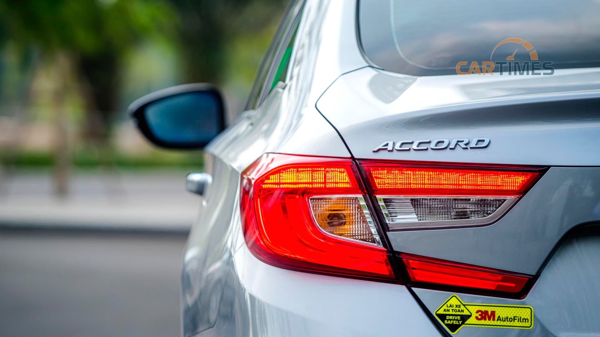 Đèn hậu xe Honda Accord 2020