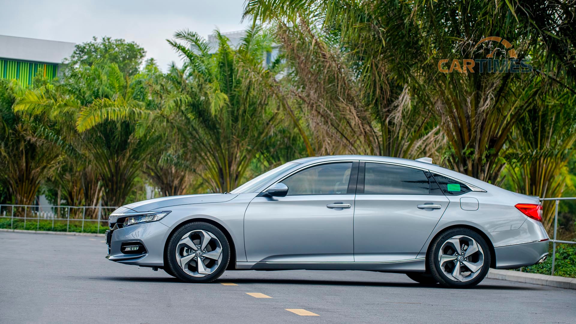 Thân xe Honda Accord 2020 kiểu fastback hoàn toàn mới mới tới cảm thể thao hơn