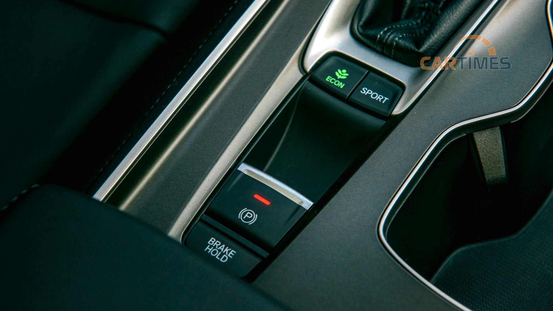 Phanh tay điện tử và hệ thống giữ phanh tự động là trang bị tiêu chuẩn trên nhiều mẫu xe Honda