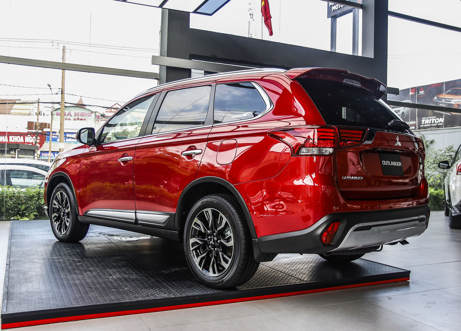Ngoại thất xe Mitsubishi Outlander