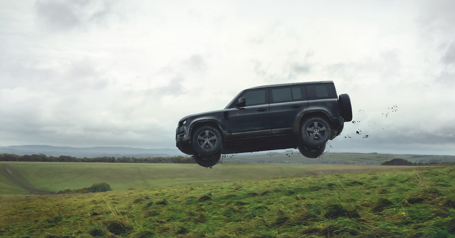 Land Rover Defender mới trong các cảnh rượt đuổi kịch tính của No Time To Die