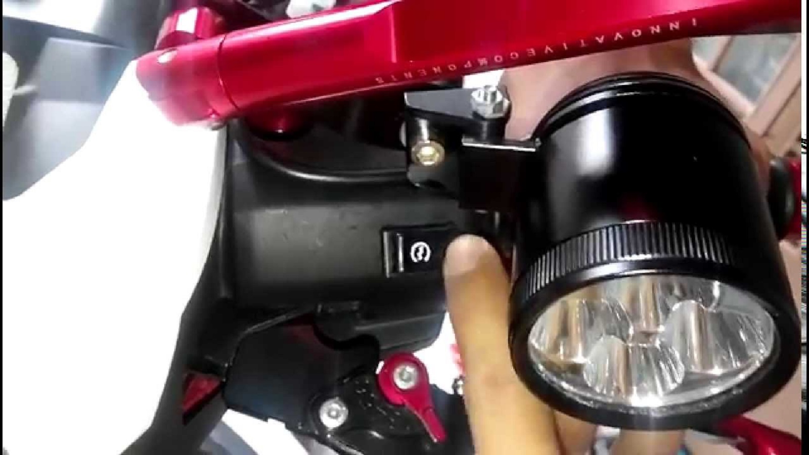 lắp thêm đèn xe bị xử phạt như thế nào