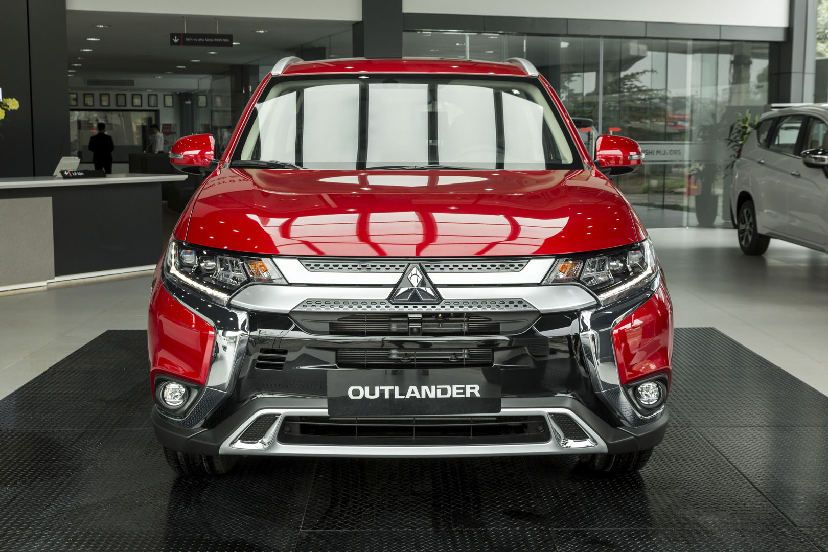 Phân khúc SUV 7 chỗ tháng 1/2020: Hyundai Santa Fe bất ngờ vượt mặt Toyota Fortuner