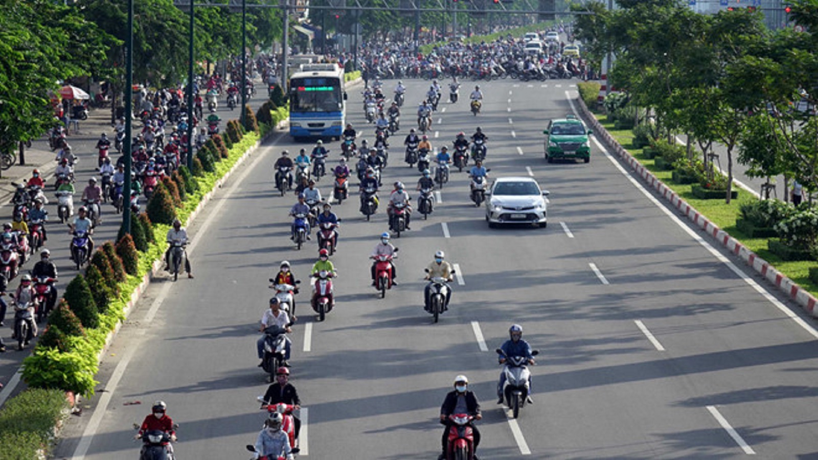 mức xử phạt đối với đi sai làn