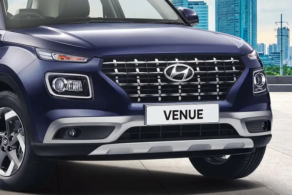 Hyundai Venue BS6 có giá khởi điểm 217 triệu đồng