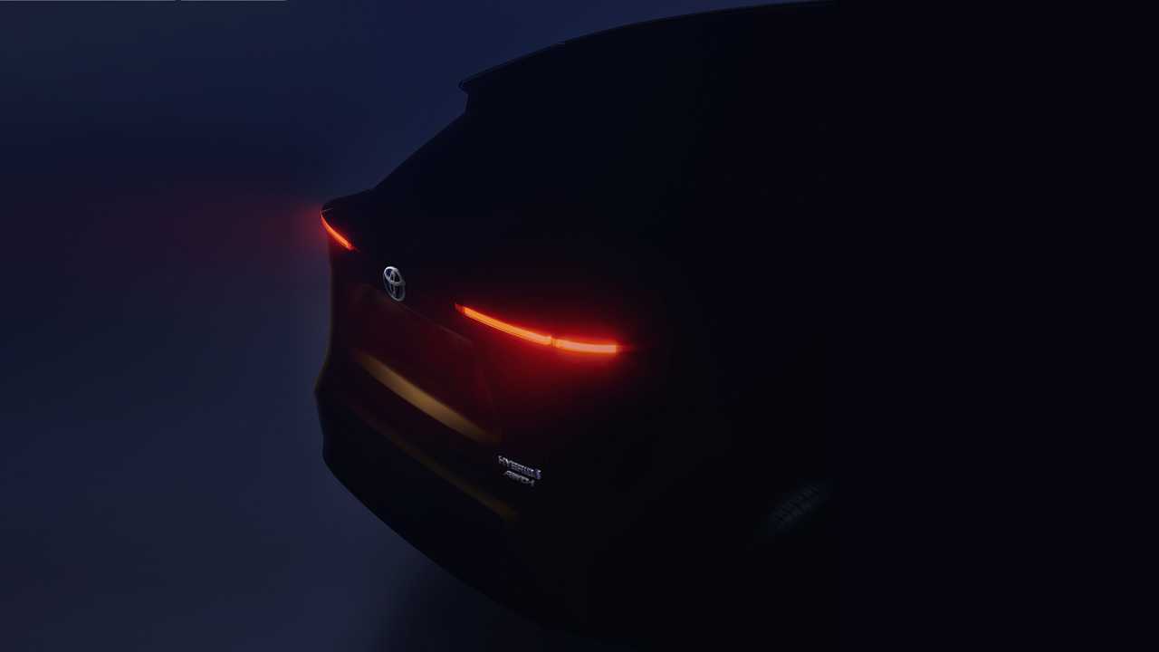 Hình ảnh teaser mẫu SUV cỡ nhỏ sắp ra mắt của Toyota
