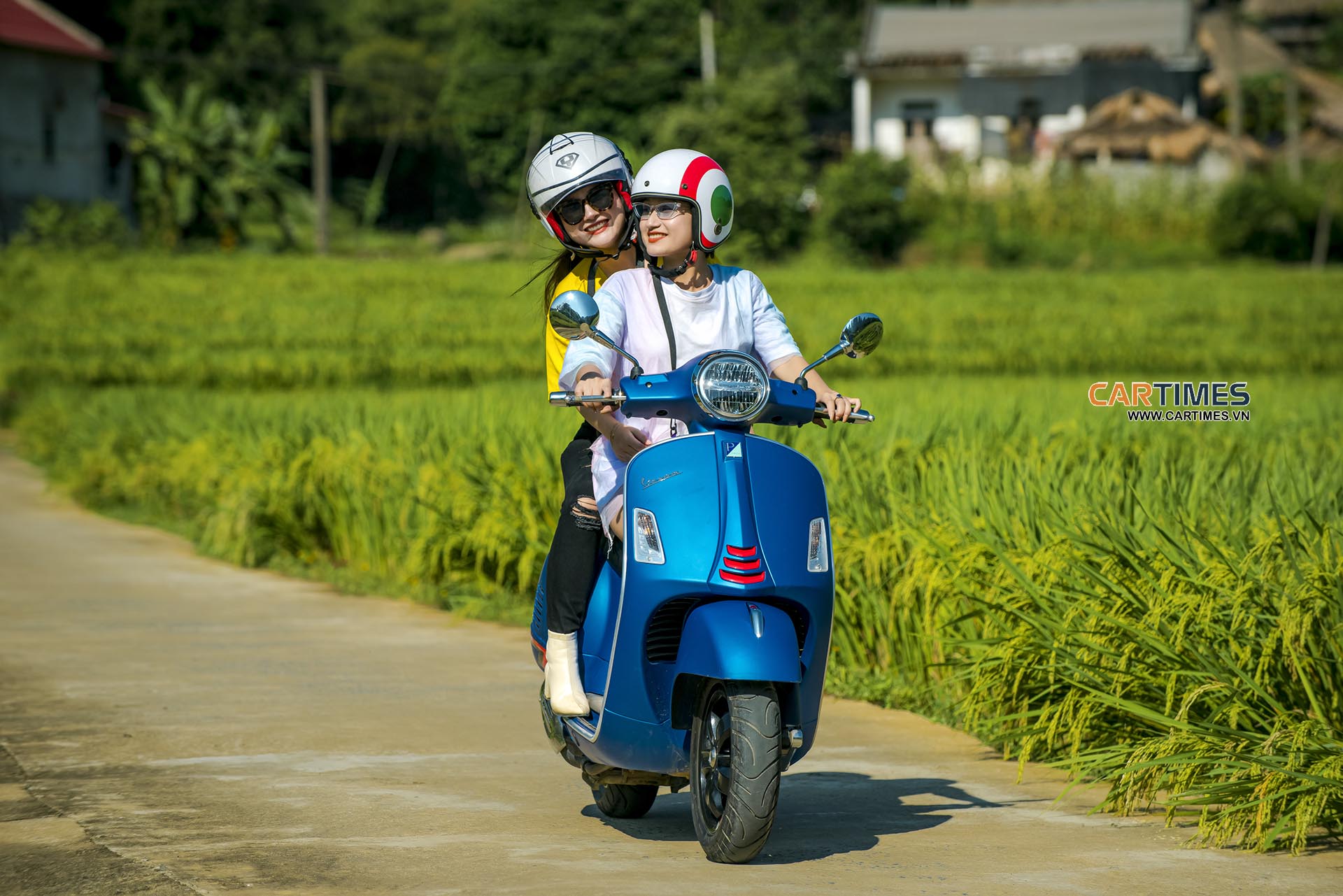 Khu bảo tồn thiên nhiên Pù Luông là địa danh du lịch mới, nằm ở địa bàn huyện Bá Thước và Quan Hóa, thuộc phía tây bắc của tỉnh Thanh Hóa, cách trung tâm thành phố khoảng 130 km về phía tây bắc.