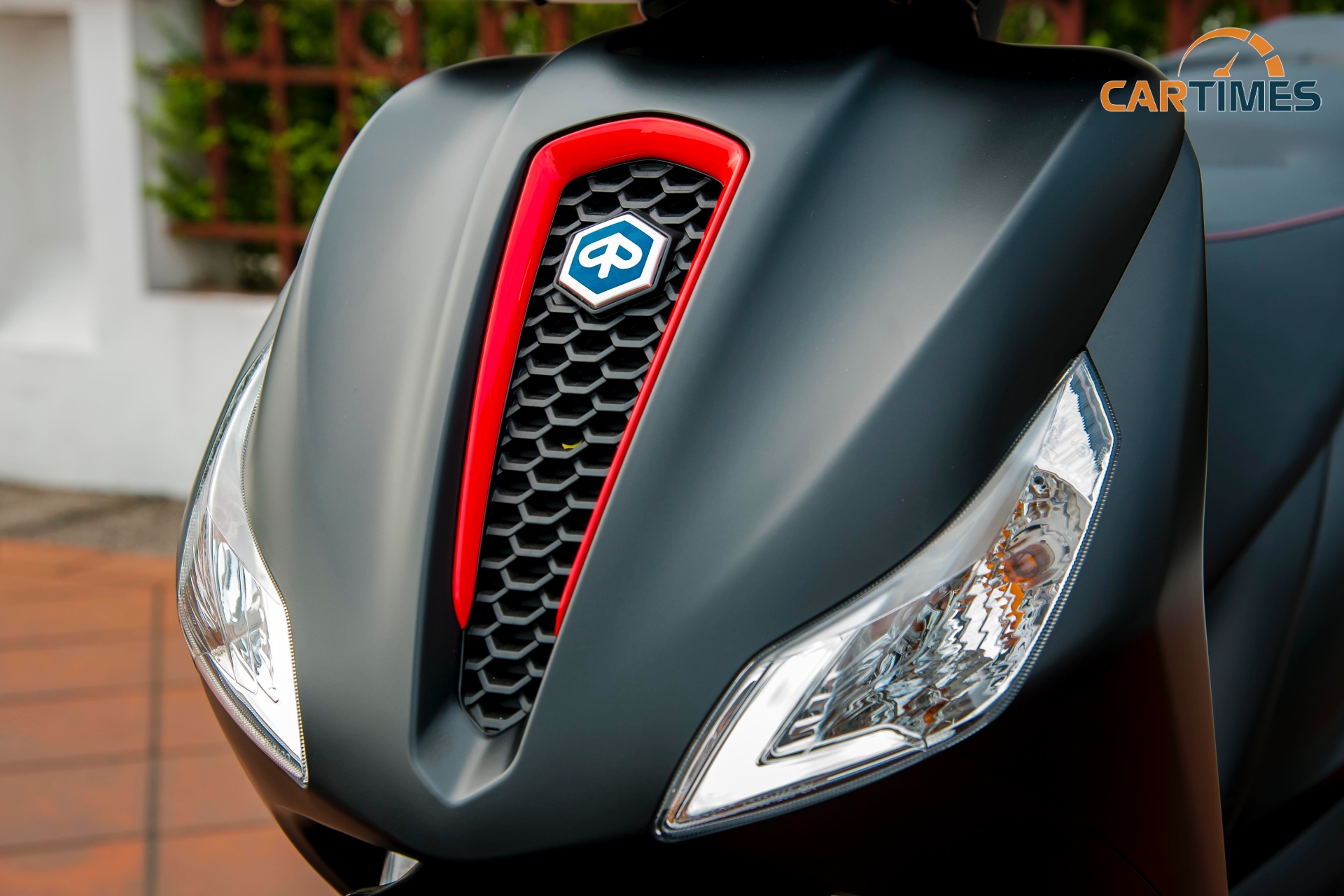 Yếm xe Piaggio Medley 2020