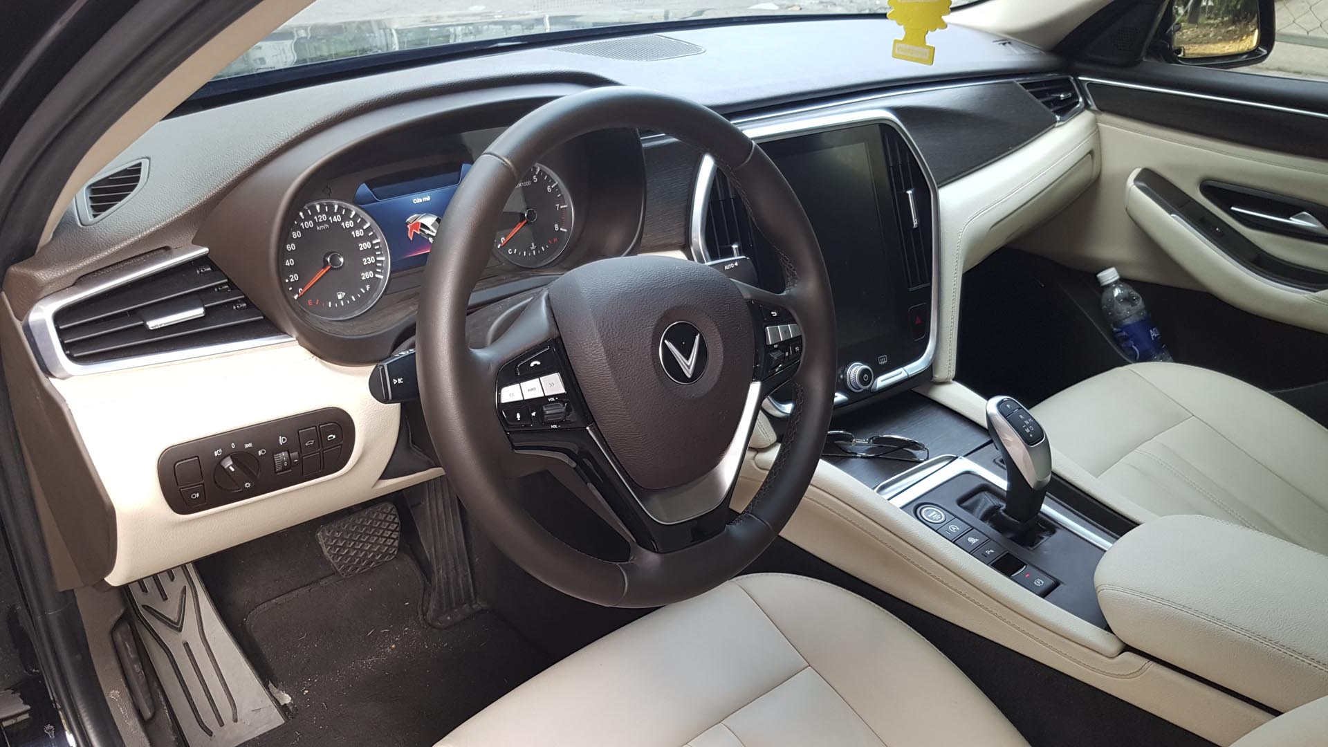 Nội thất xe Vinfast LuxA 2.0