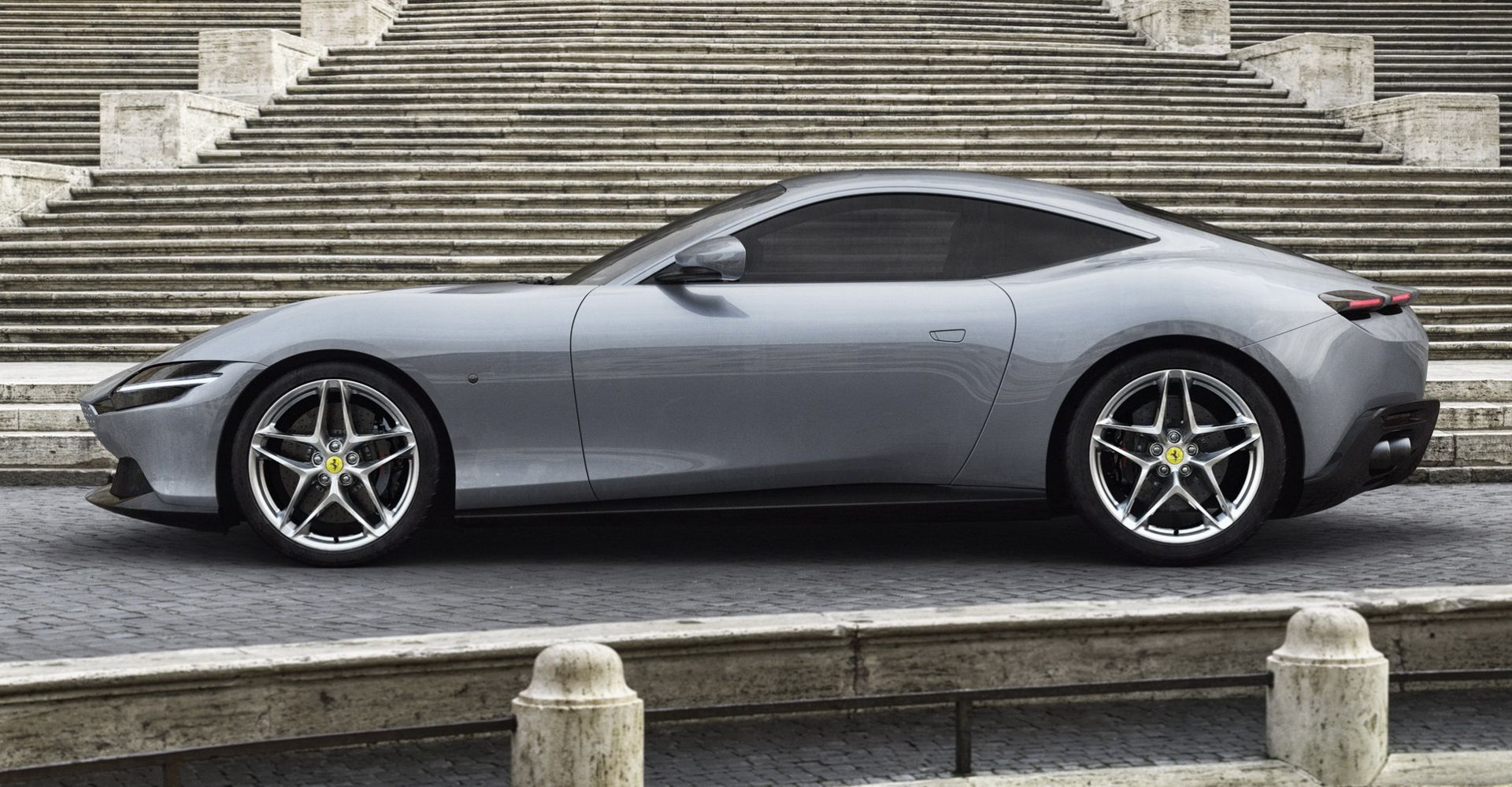 Ferrari là thương hiệu mạnh nhất thế giới nhờ doanh số tăng mạnh