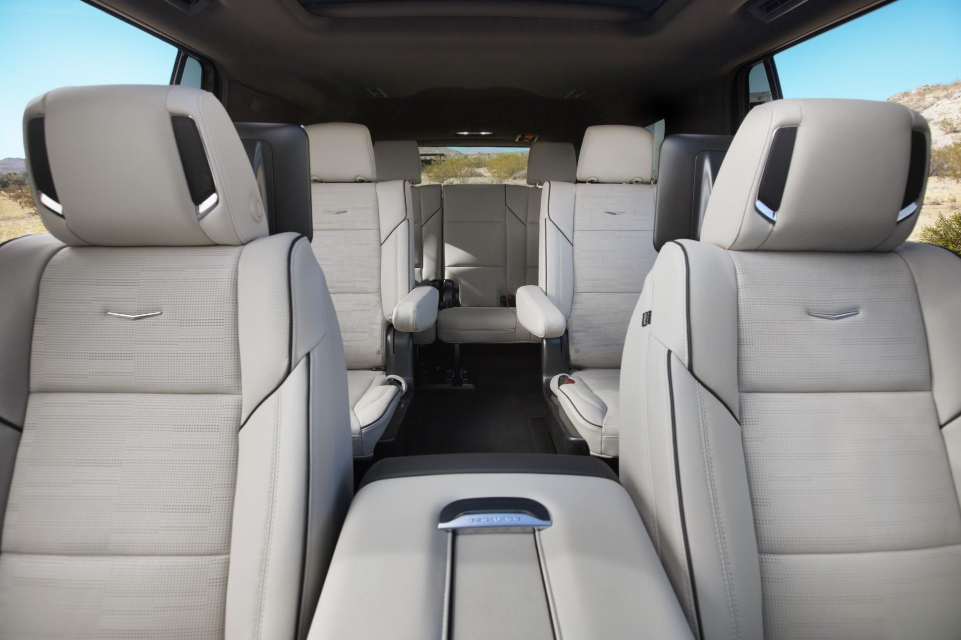 Không gian bên trong xe Cadillac Escalade 2021