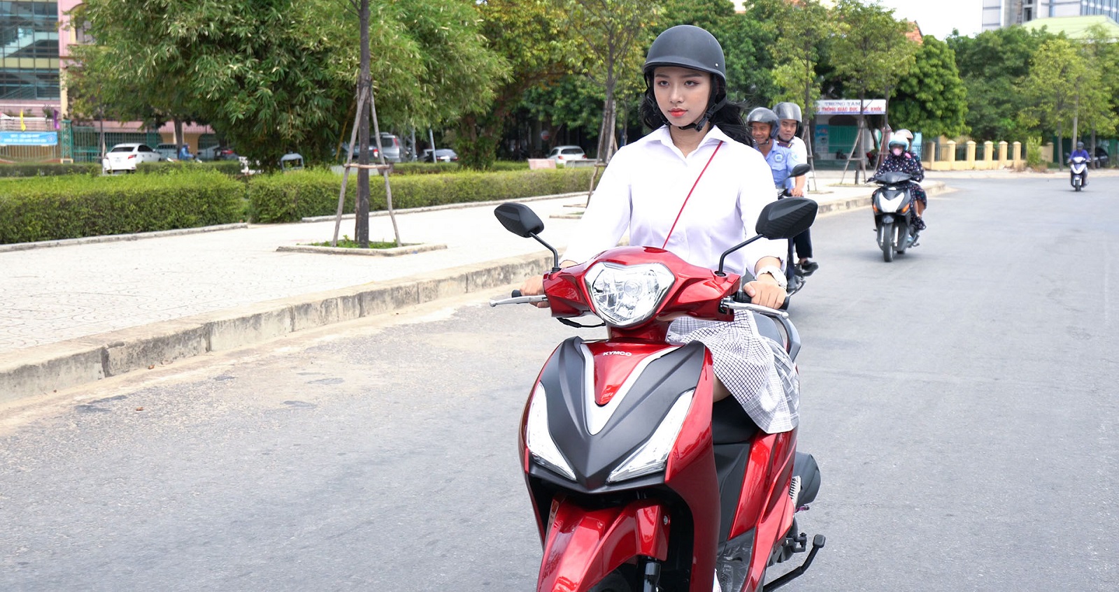 Không sử dụng kết hợp cả 2 phanh