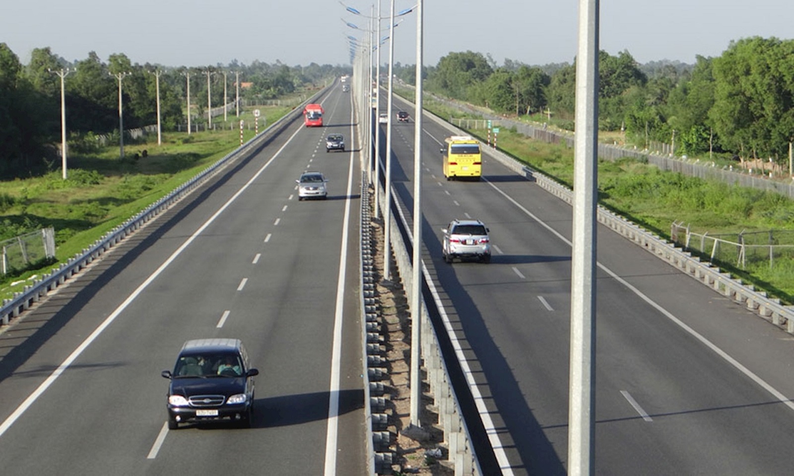 giữ khoảng cách an toàn