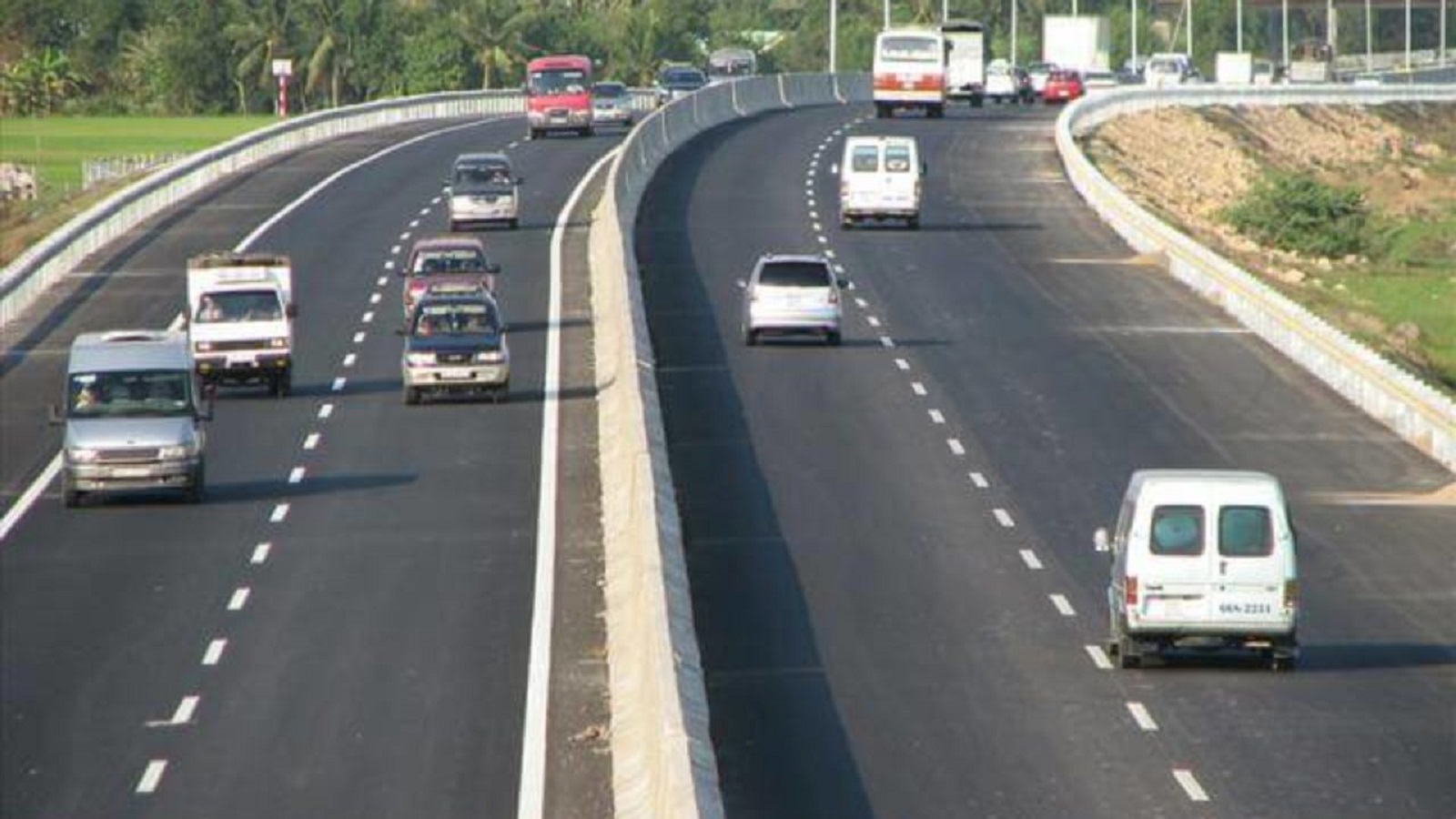 Giảm tốc khi lái xe trên những khúc đường cong