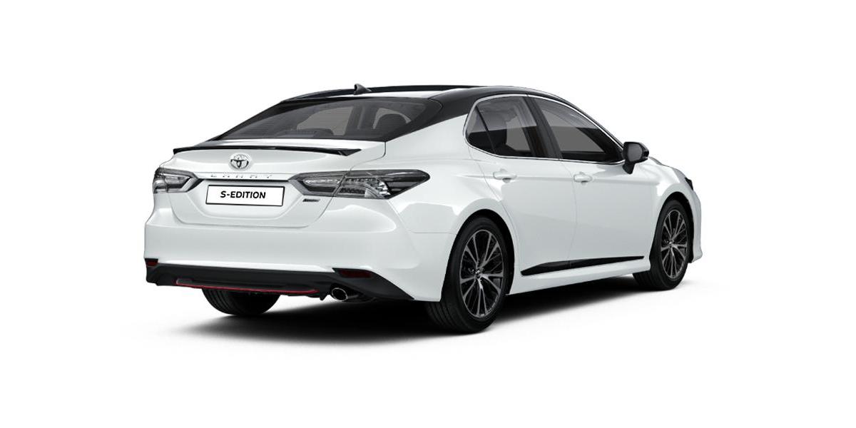 Thiết kế đuôi xe Toyota Camry S-Edition