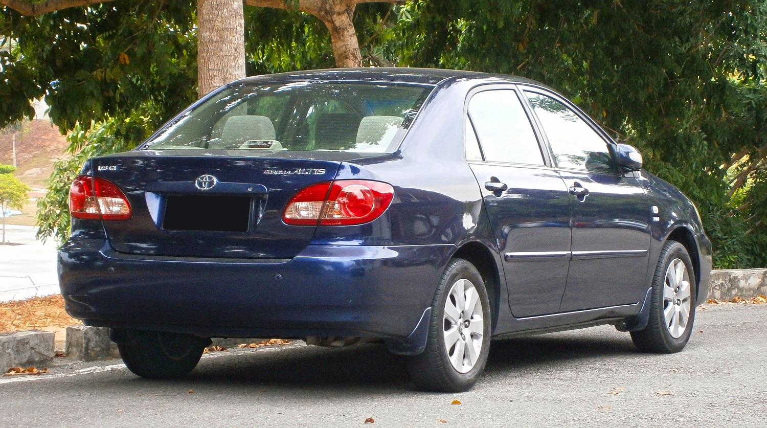 Xe Corolla Altis