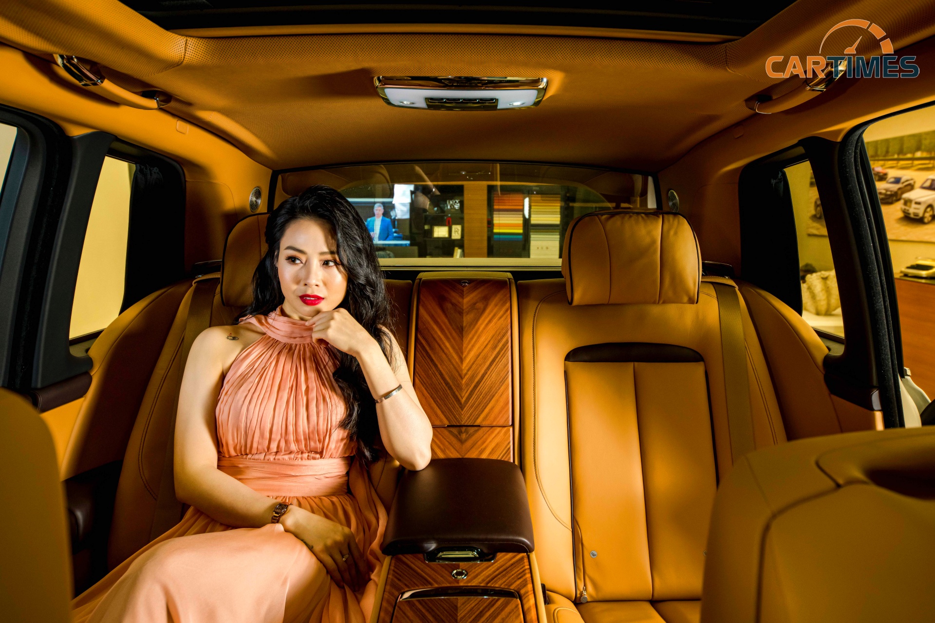 Xe Rolls-Royce Cullinan 