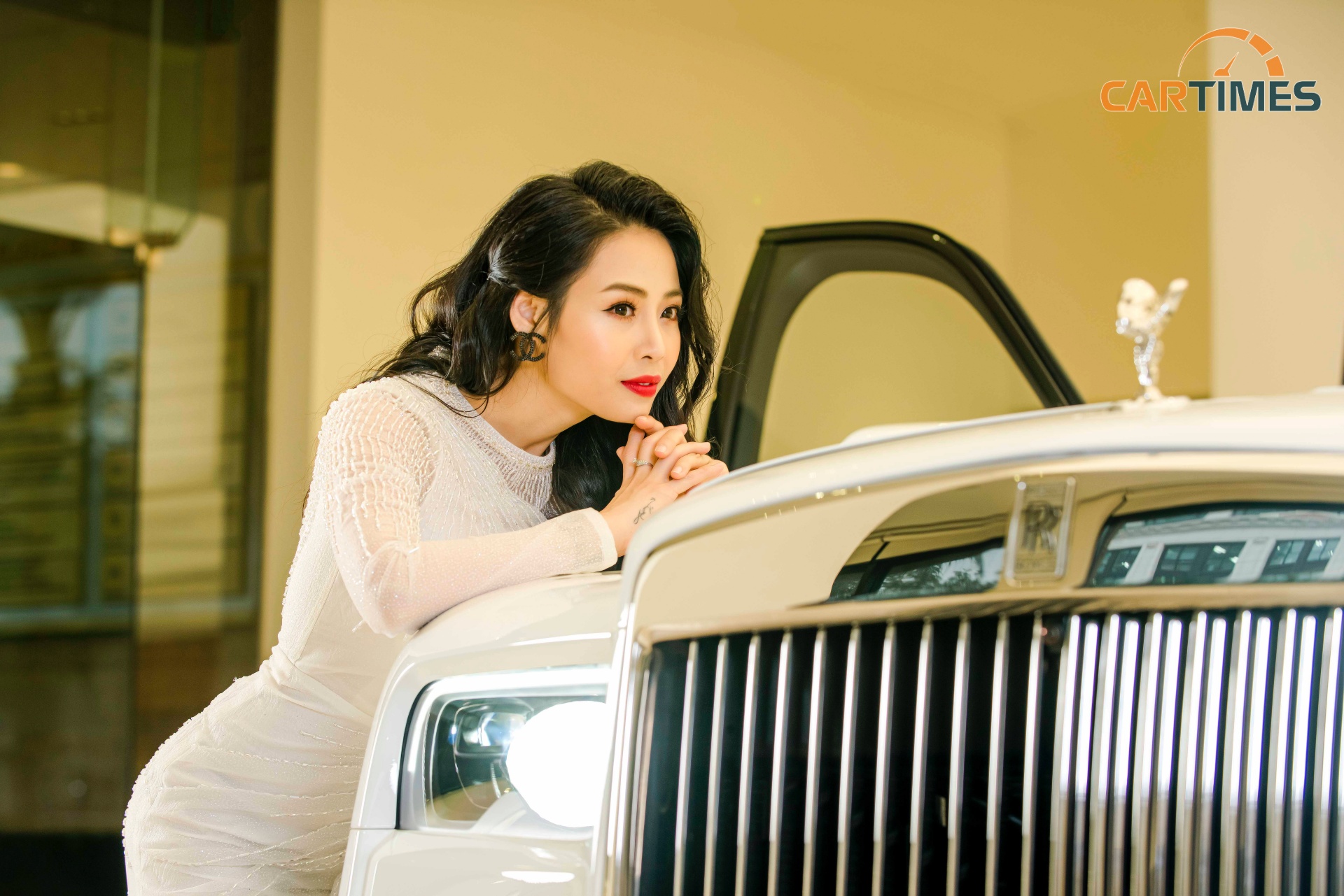 Logo "Spirit of Ecstasy" vẫn là biểu tượng đặc biệt trong thế giới xe hơi