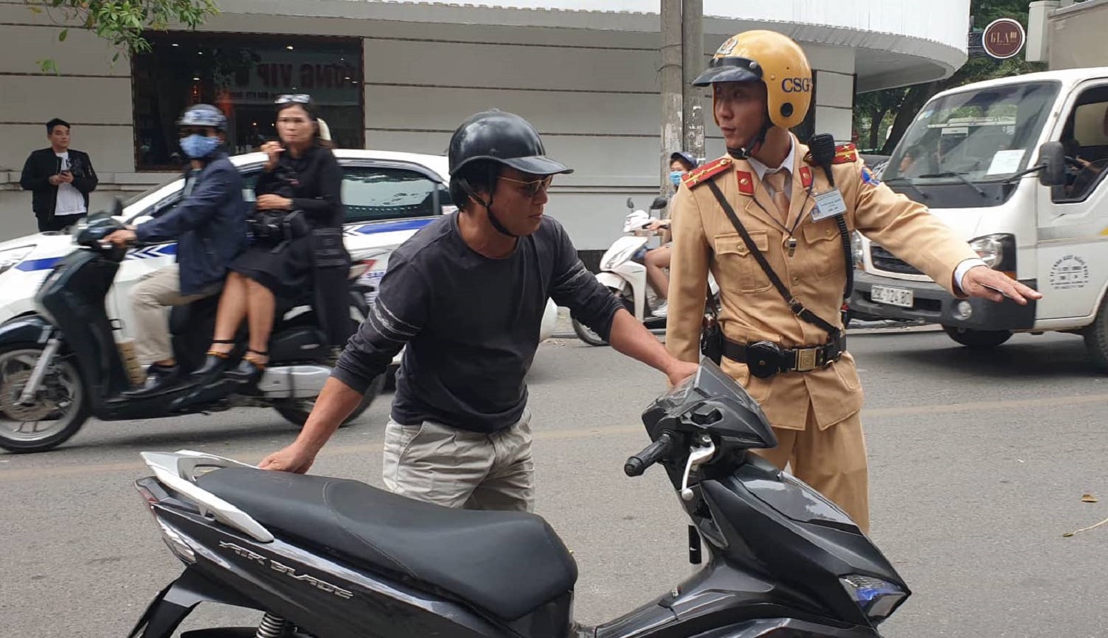 không có giấy phép lái xe