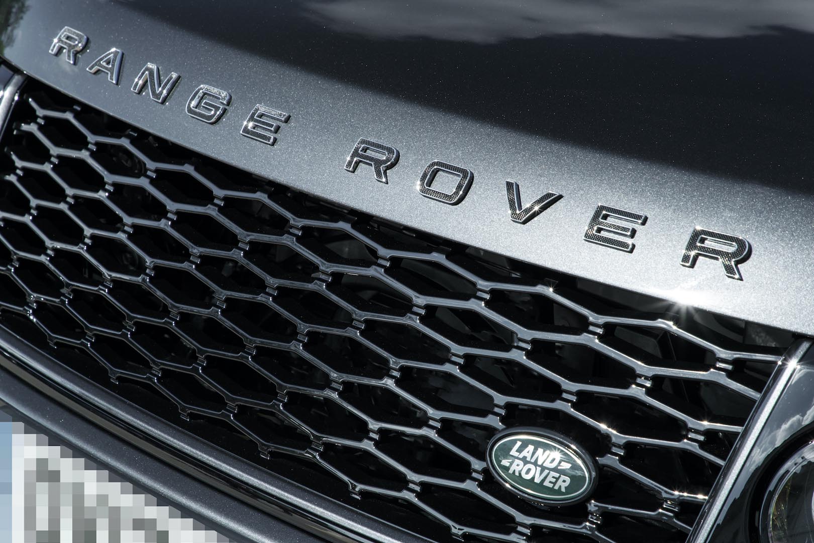 Lưới tản nhiệt đặc biệt của chiếc Range Rover SVAutobiography