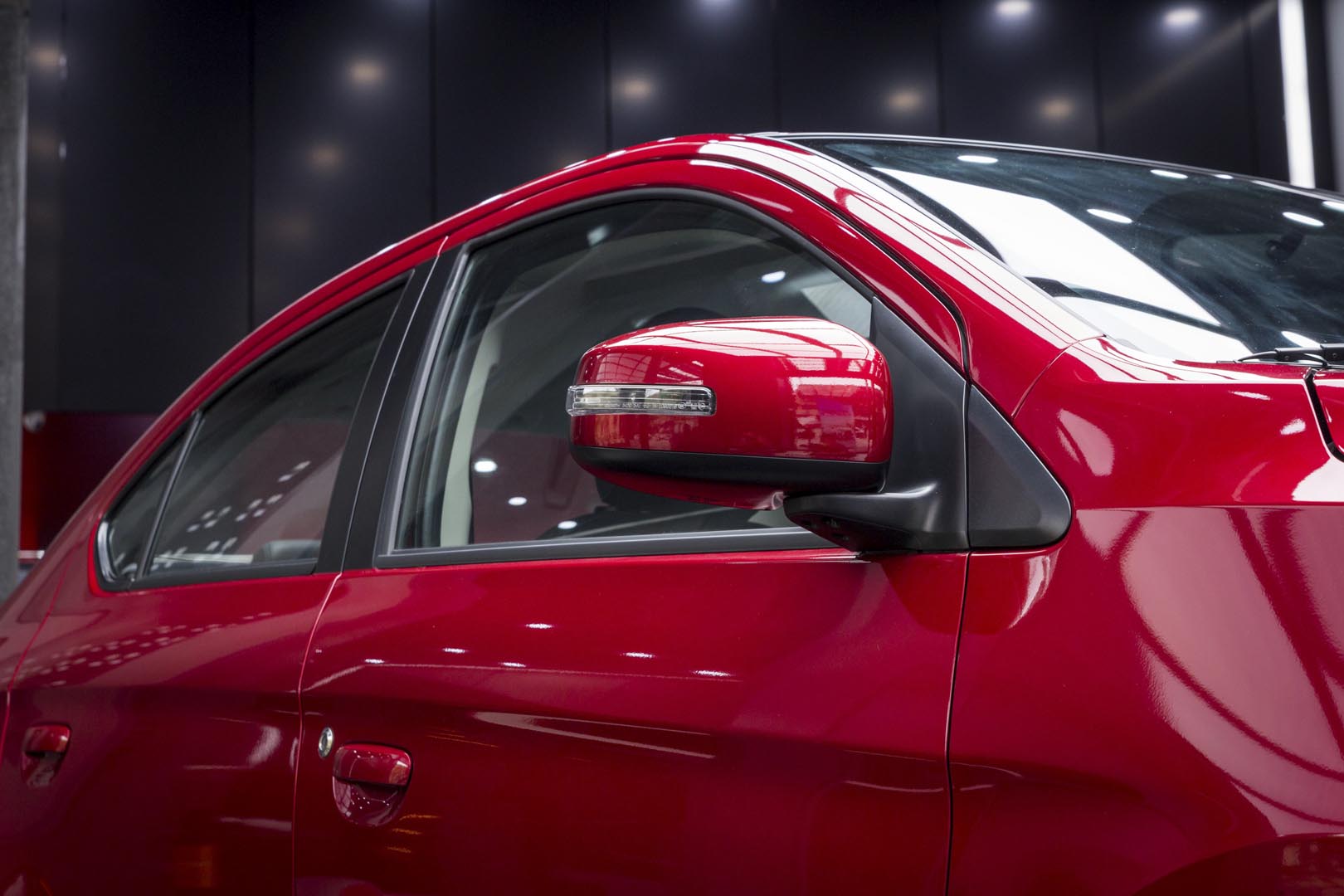 Gương gập điện xe Mitsubishi Attrage 2020