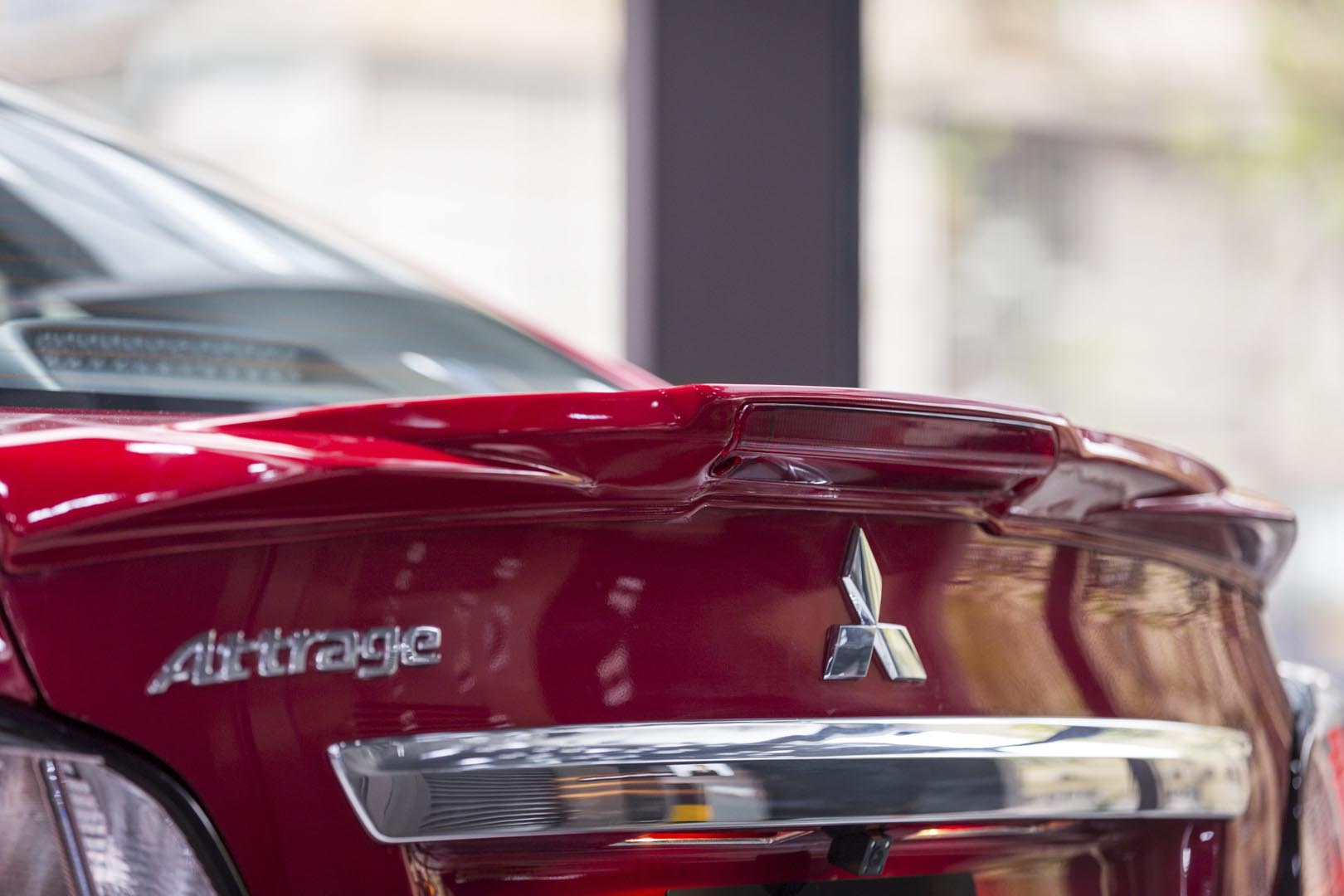 Cánh lướt gió phía sau của xe Mitsubishi Attrage 2020
